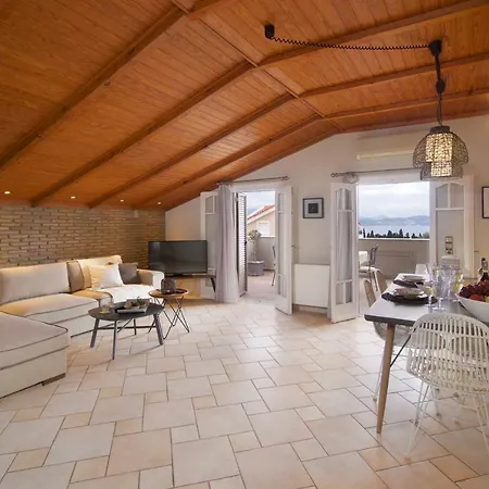 M House Luxury * Ликсури