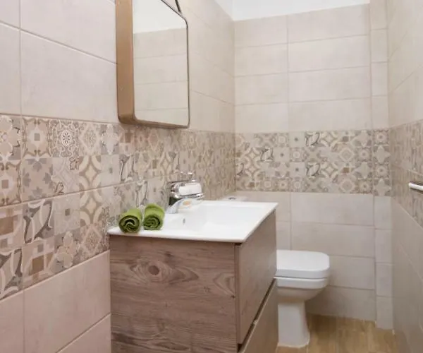 M House Luxury Lägenhet